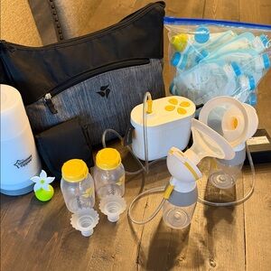 Medela Pump In Style with Max Flow, Bag, Tommee Tippee Travel Warmer, Kiinde